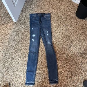 Hollister Ultra High rise jean leggings.